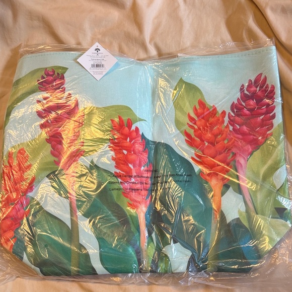 Handbags - NWT Tropical Beach Tote Bag